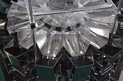 SS304 Frame Dimple Surface 2.5L Hopper Multihead Weigher For Frozen Fruit