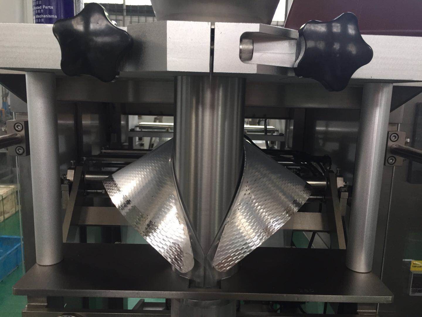 304SS Automatic Form Snack Food Packaging Machine 70bags/Min